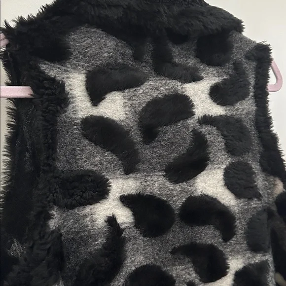 Rare Lorella Sgarbi Black White and Gray Wool Blend Patterned Faux Fur Vest Sz M - Picture 6 of 8